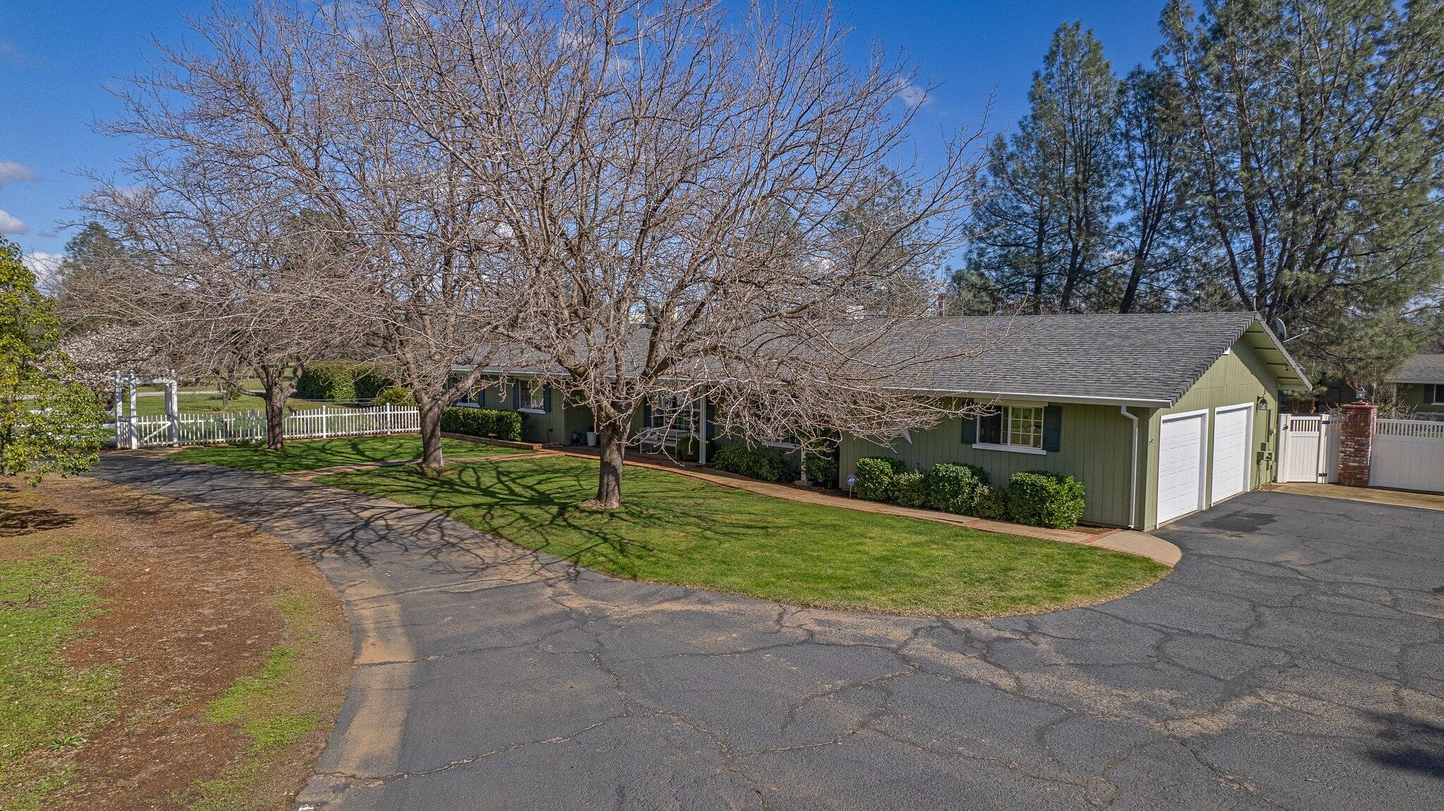 10077 Rd Runner Way Redding, CA 96003 - Photo 32 of 34 58-web-or-mls-DJI_0088