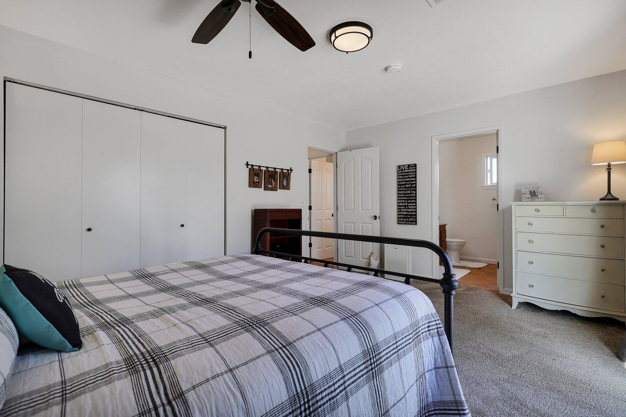 10077 Rd Runner Way Redding, CA 96003 - Photo 10 of 34 15-web-or-mls-LZ0A0131