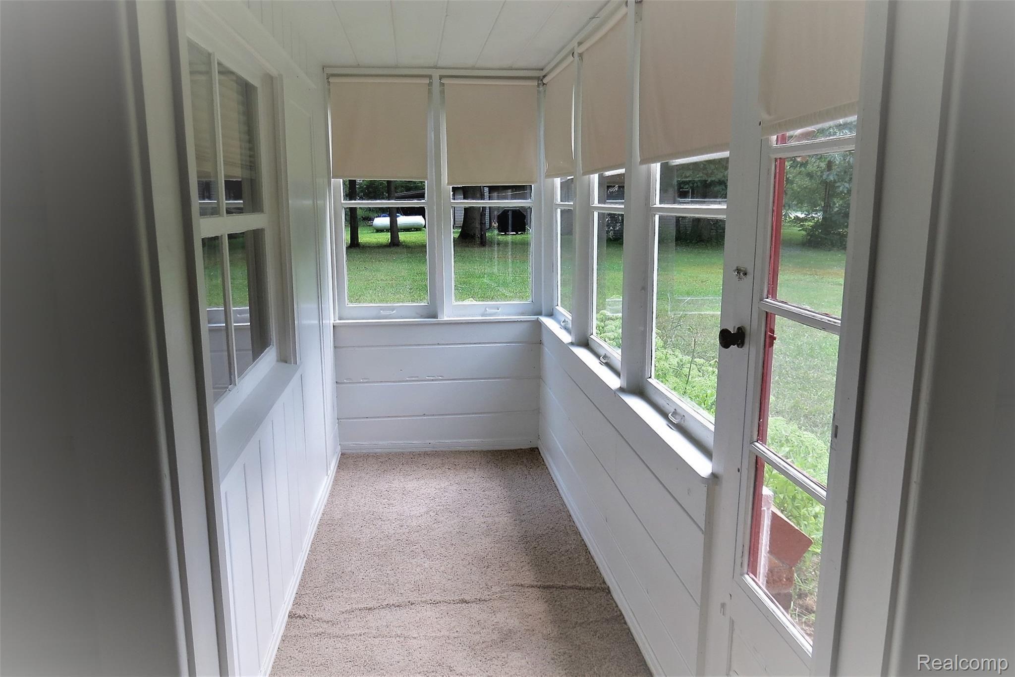 2283 East Dayton Road Caro, MI 48723 - Photo 15 of 30 Front entry.
