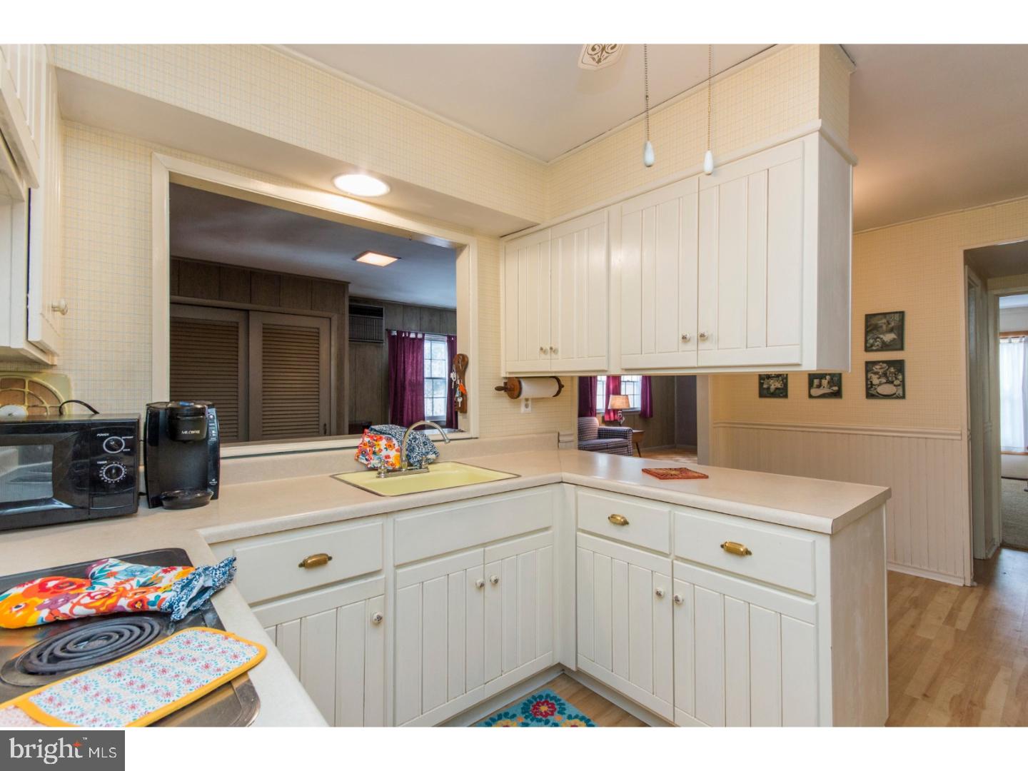 126 Terrace Road Levittown, PA 19056 - Photo 3 of 22