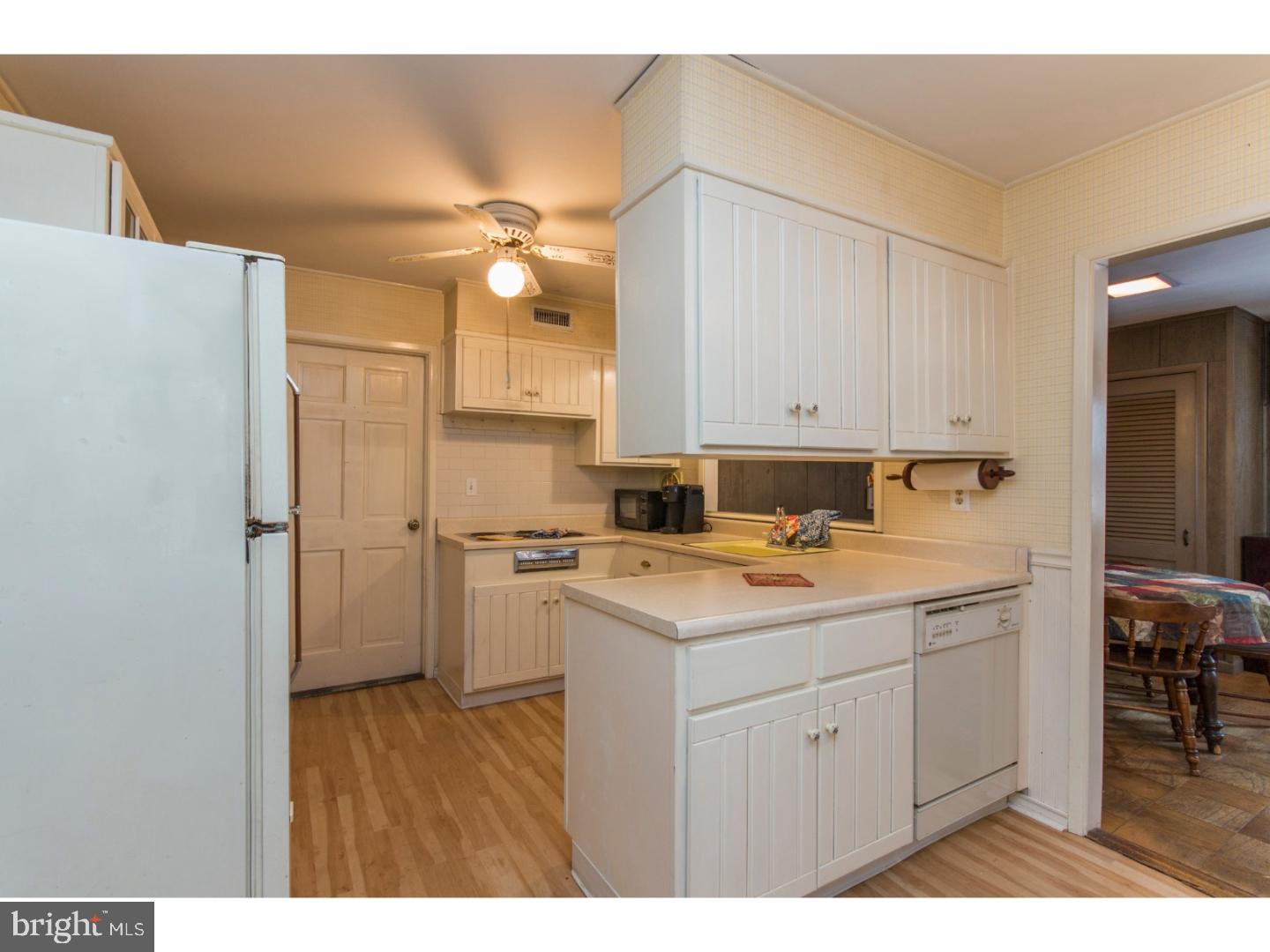 126 Terrace Road Levittown, PA 19056 - Photo 5 of 22