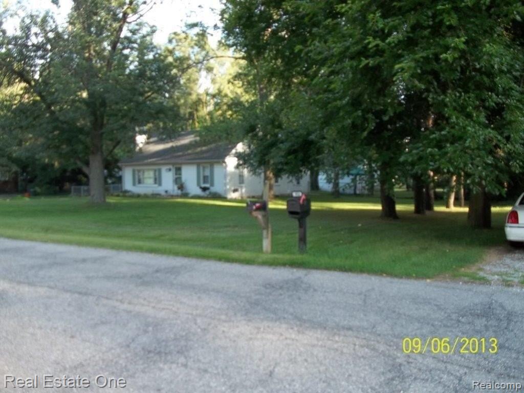 19521 Midway Road Southfield, MI 48075 - Photo 30 of 32 100_0140.jpg