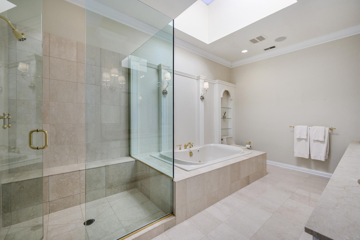 1833 North Howe Street Chicago, IL 60614 - Photo 21 of 41 a spacious bathroom with a tub shower and mirror