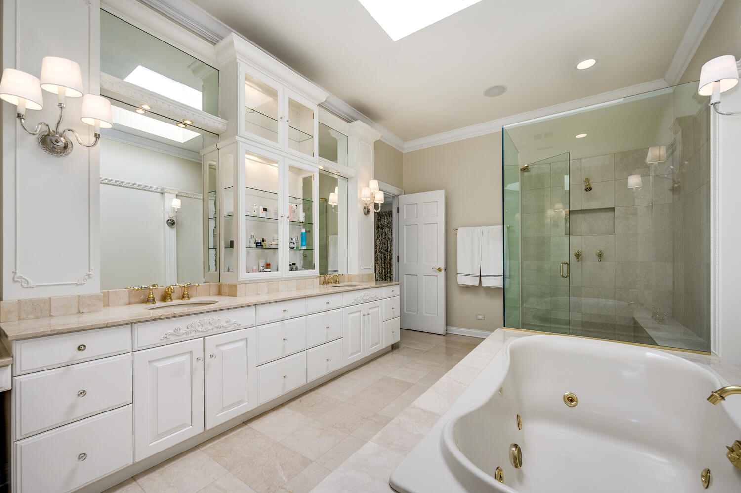 1833 North Howe Street Chicago, IL 60614 - Photo 22 of 41 a bathroom with a bathtub shower sink mirror and toilet