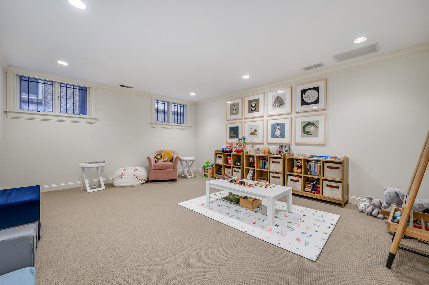 1833 North Howe Street Chicago, IL 60614 - Photo 34 of 41 a bedroom with furniture and a bed