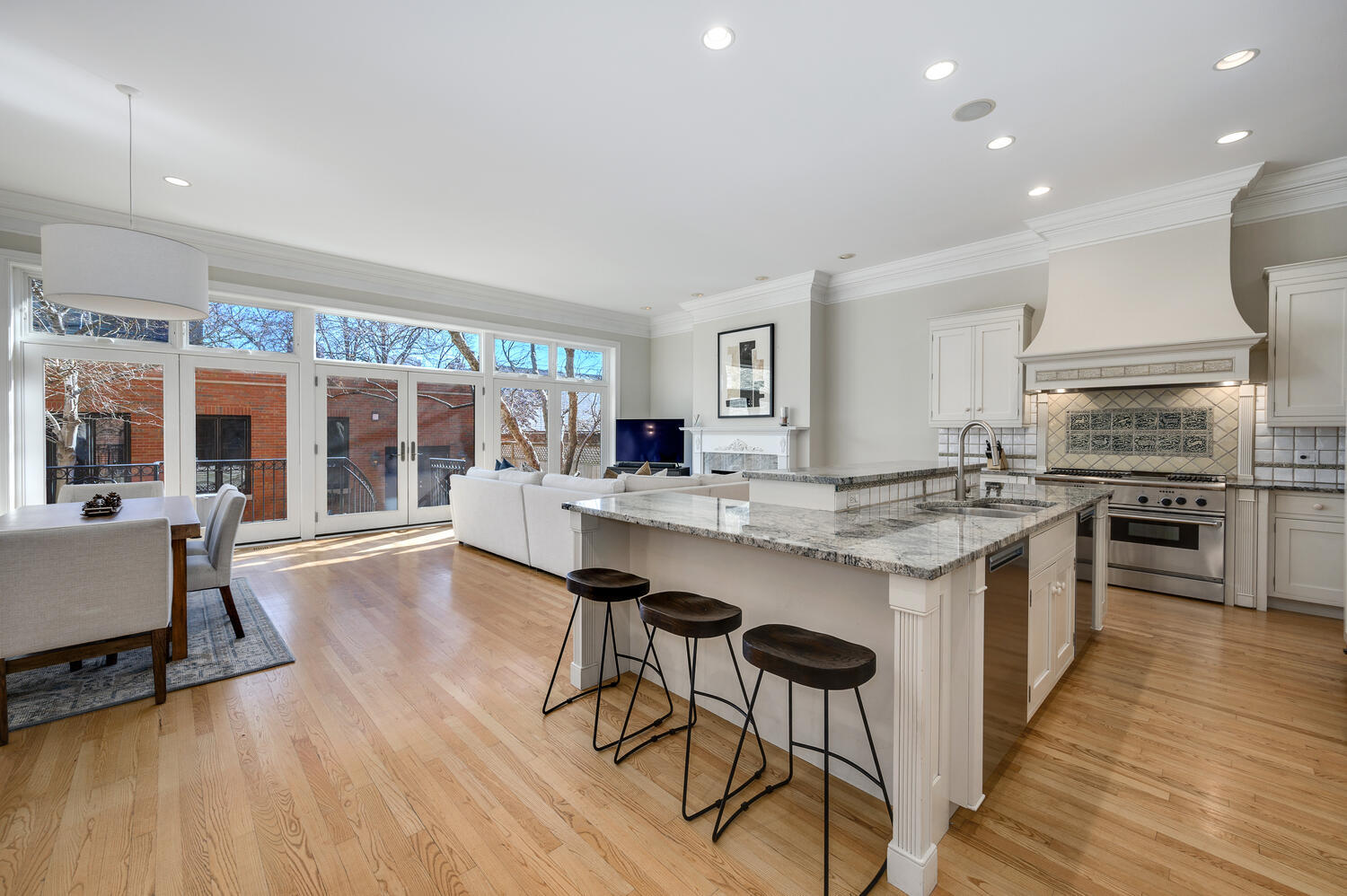 1833 North Howe Street Chicago, IL 60614 - Photo 9 of 41 a kitchen with a table and chairs in it