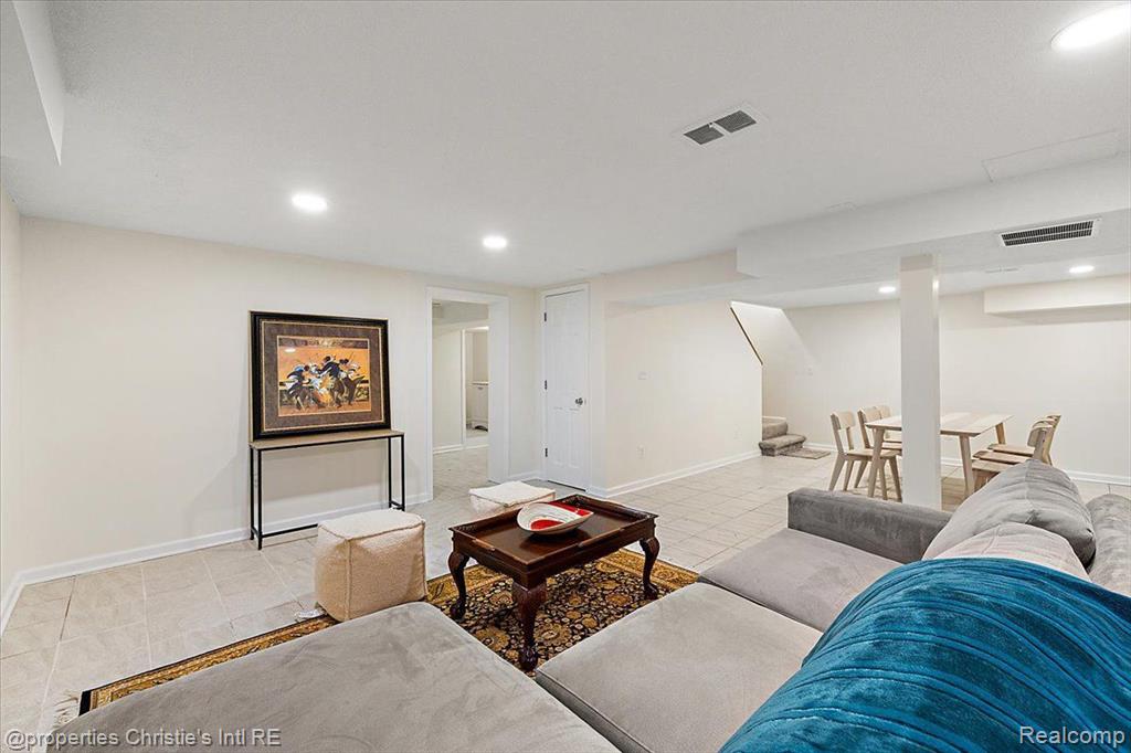536 Middlesex Road Grosse Pointe Park, MI 48230 - Photo 39 of 47
