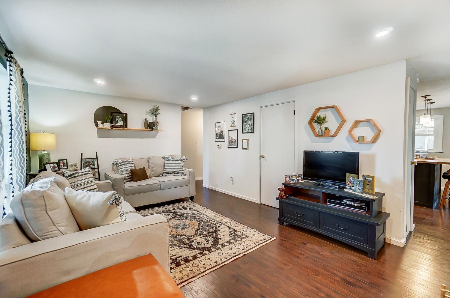 7006 Raintree Road Fort Wayne, IN 46825 - Photo 5 of 33 Gallery Image 5