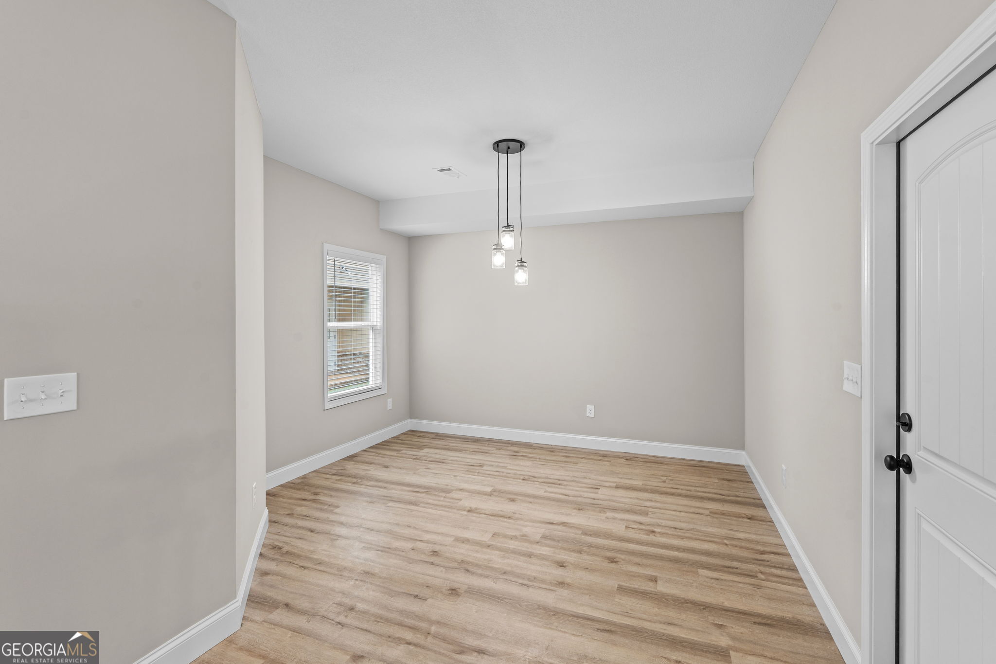 302 Beau Claire Circle Byron, GA 31008 - Photo 11 of 35