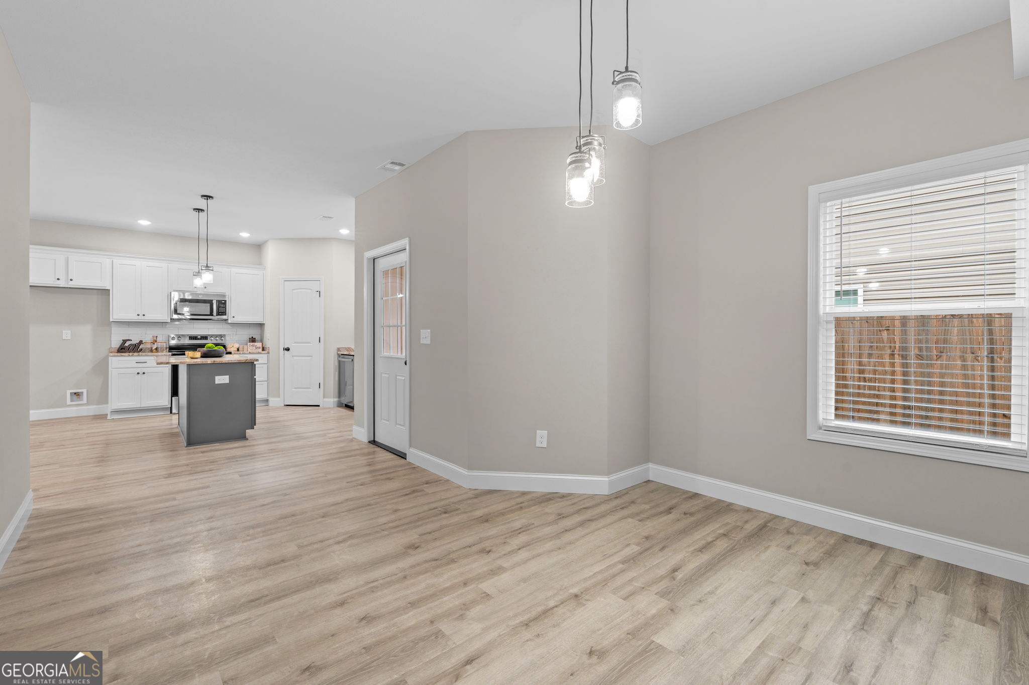 302 Beau Claire Circle Byron, GA 31008 - Photo 13 of 35