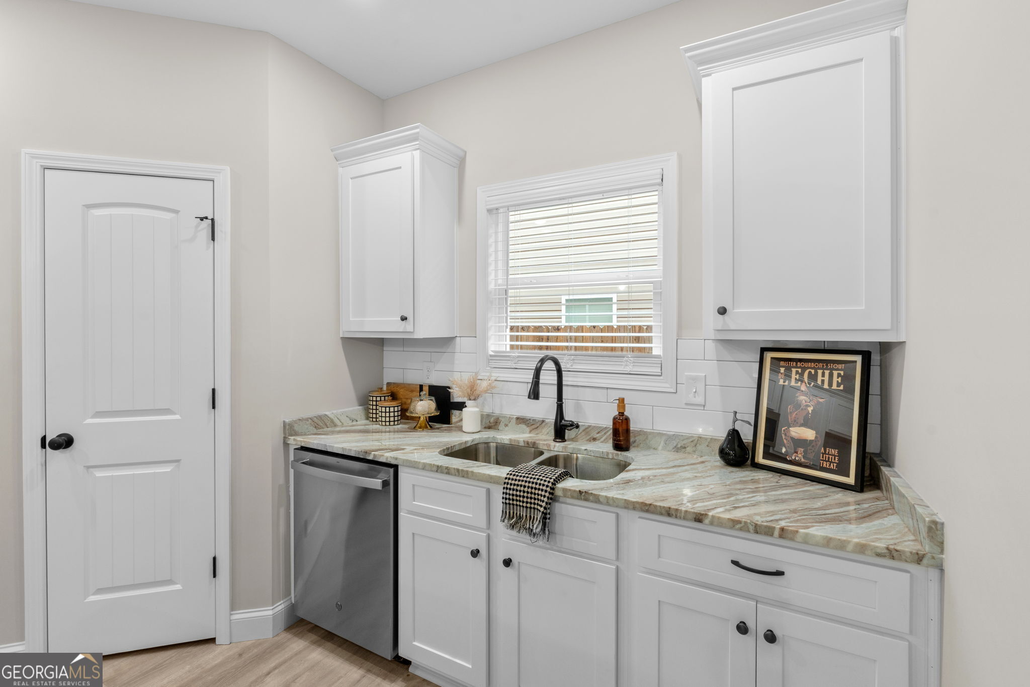 302 Beau Claire Circle Byron, GA 31008 - Photo 7 of 35