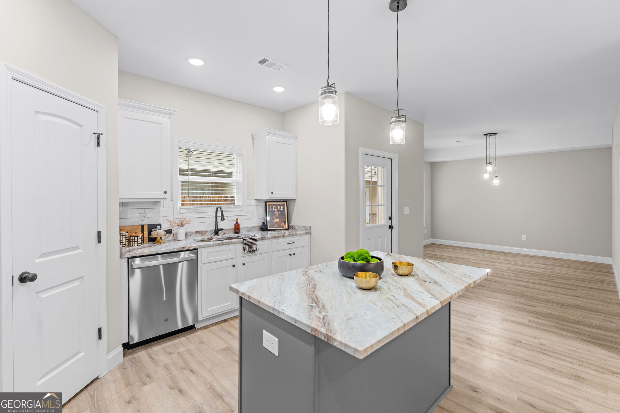 302 Beau Claire Circle Byron, GA 31008 - Photo 10 of 35