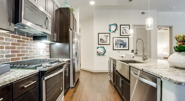 $1,995 | 1414 Texas Avenue, Unit 555, Houston, TX 77002