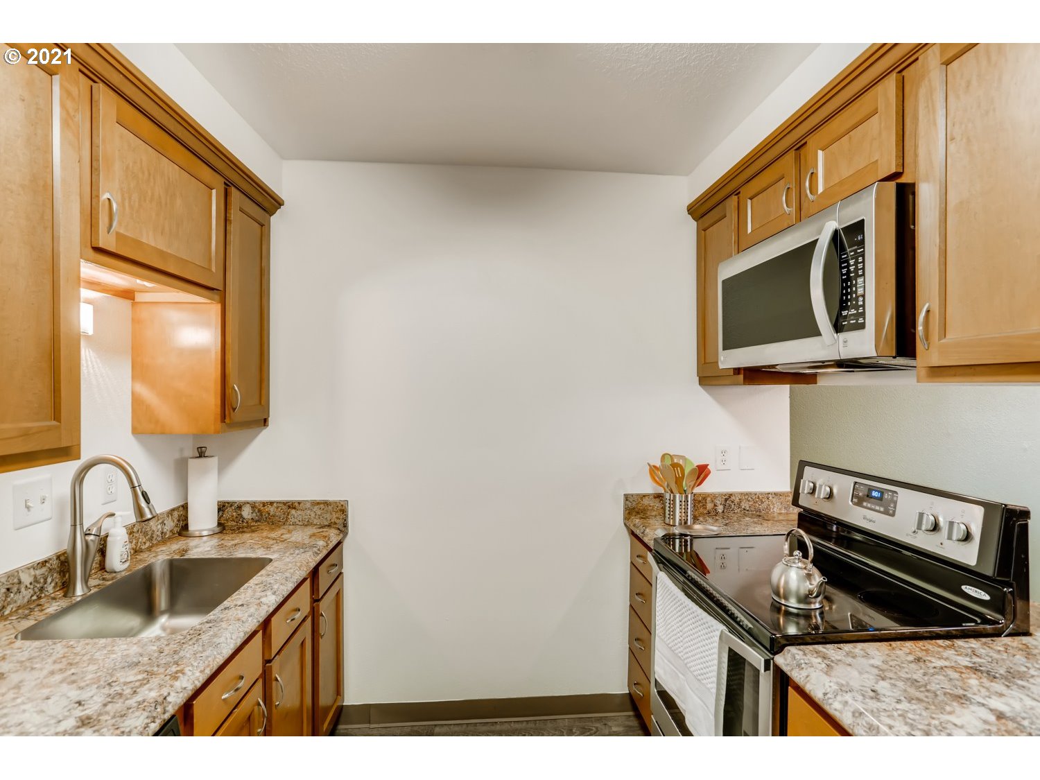 10640 Southwest Davies Road, Unit 21 Beaverton, OR 97008 - Photo 14 of 28 Gallery Image 14