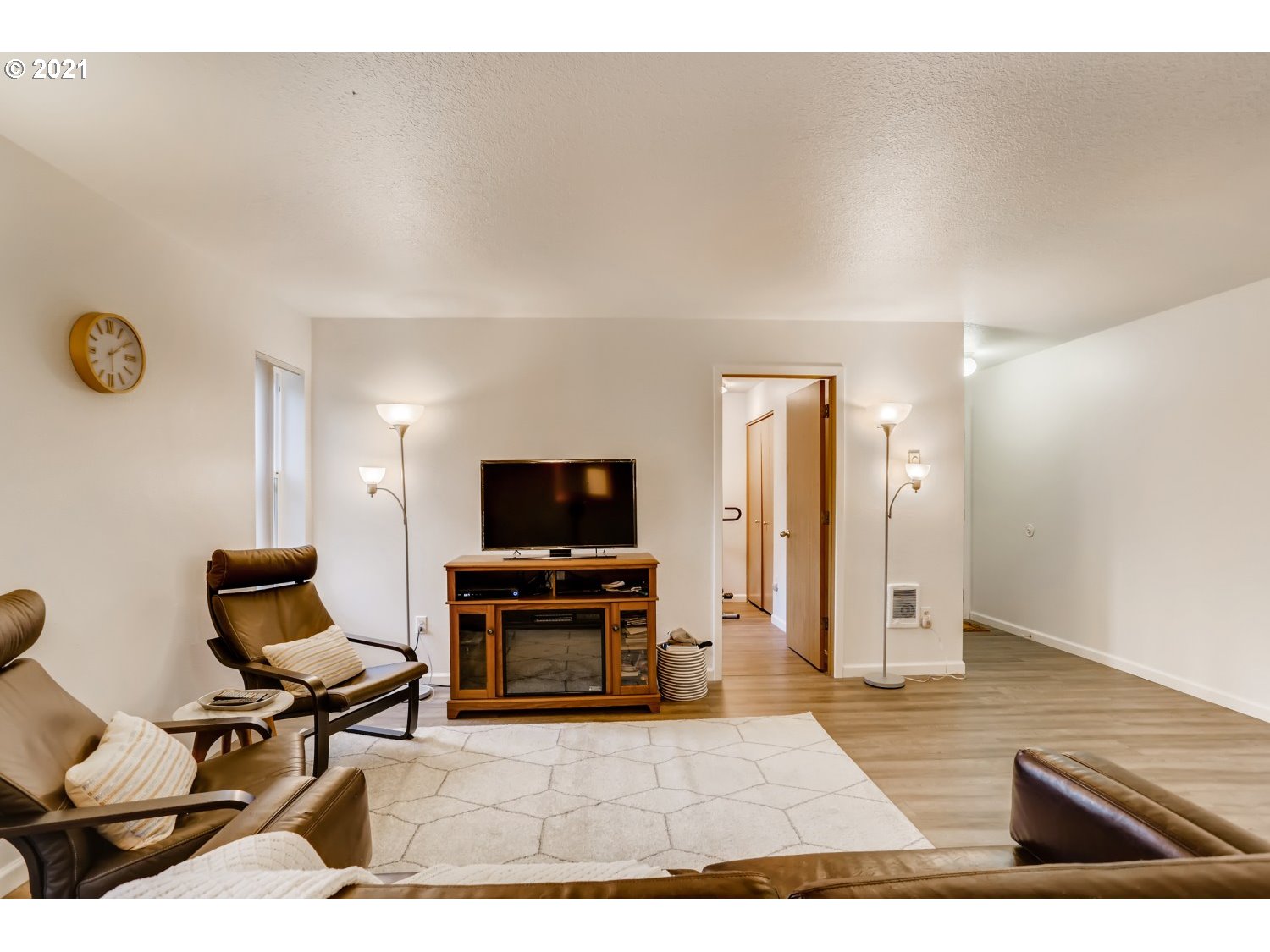 10640 Southwest Davies Road, Unit 21 Beaverton, OR 97008 - Photo 9 of 28 Gallery Image 9