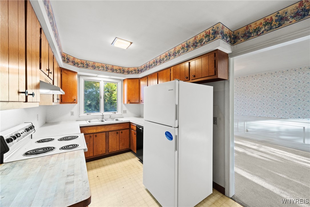 7 Woodbrook Drive, Unit 3 East Aurora, NY 14052 - Photo 13 of 27