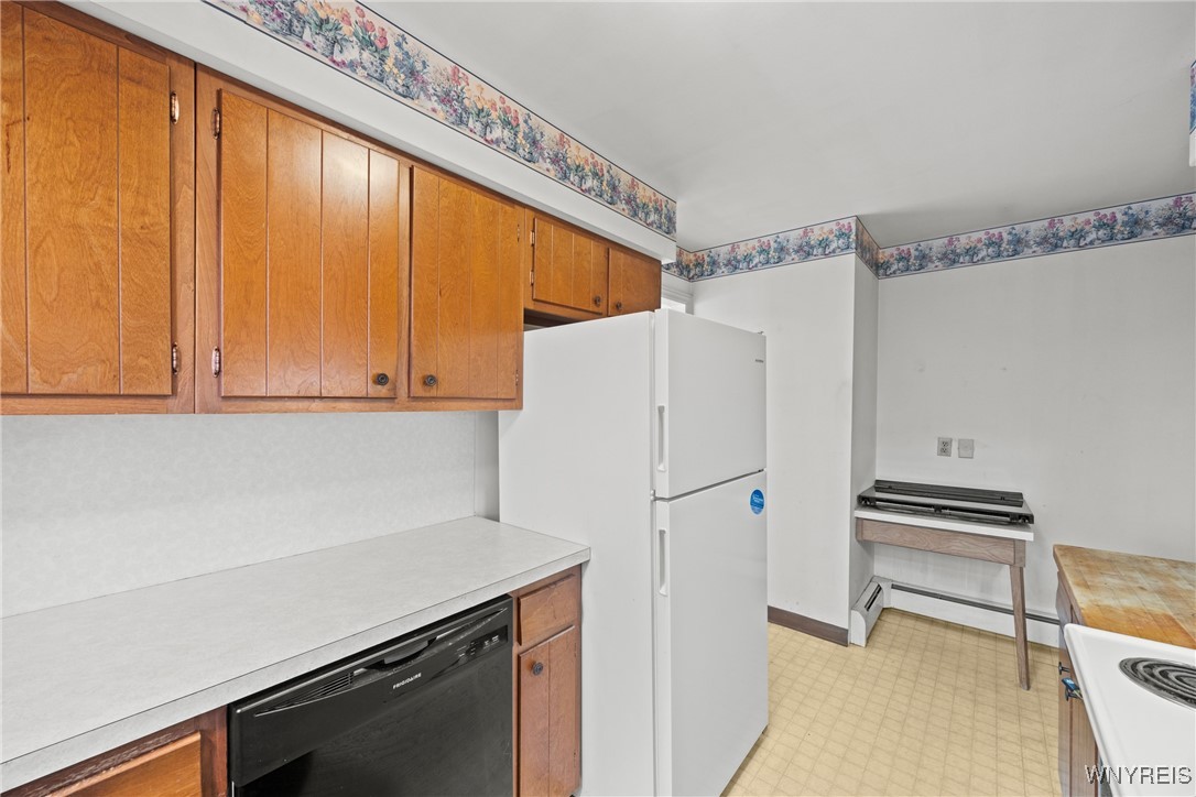 7 Woodbrook Drive, Unit 3 East Aurora, NY 14052 - Photo 14 of 27