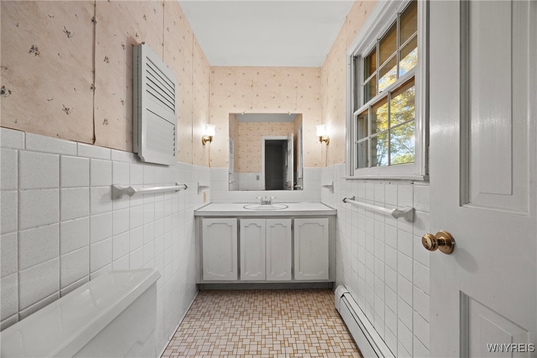 7 Woodbrook Drive, Unit 3 East Aurora, NY 14052 - Photo 19 of 27