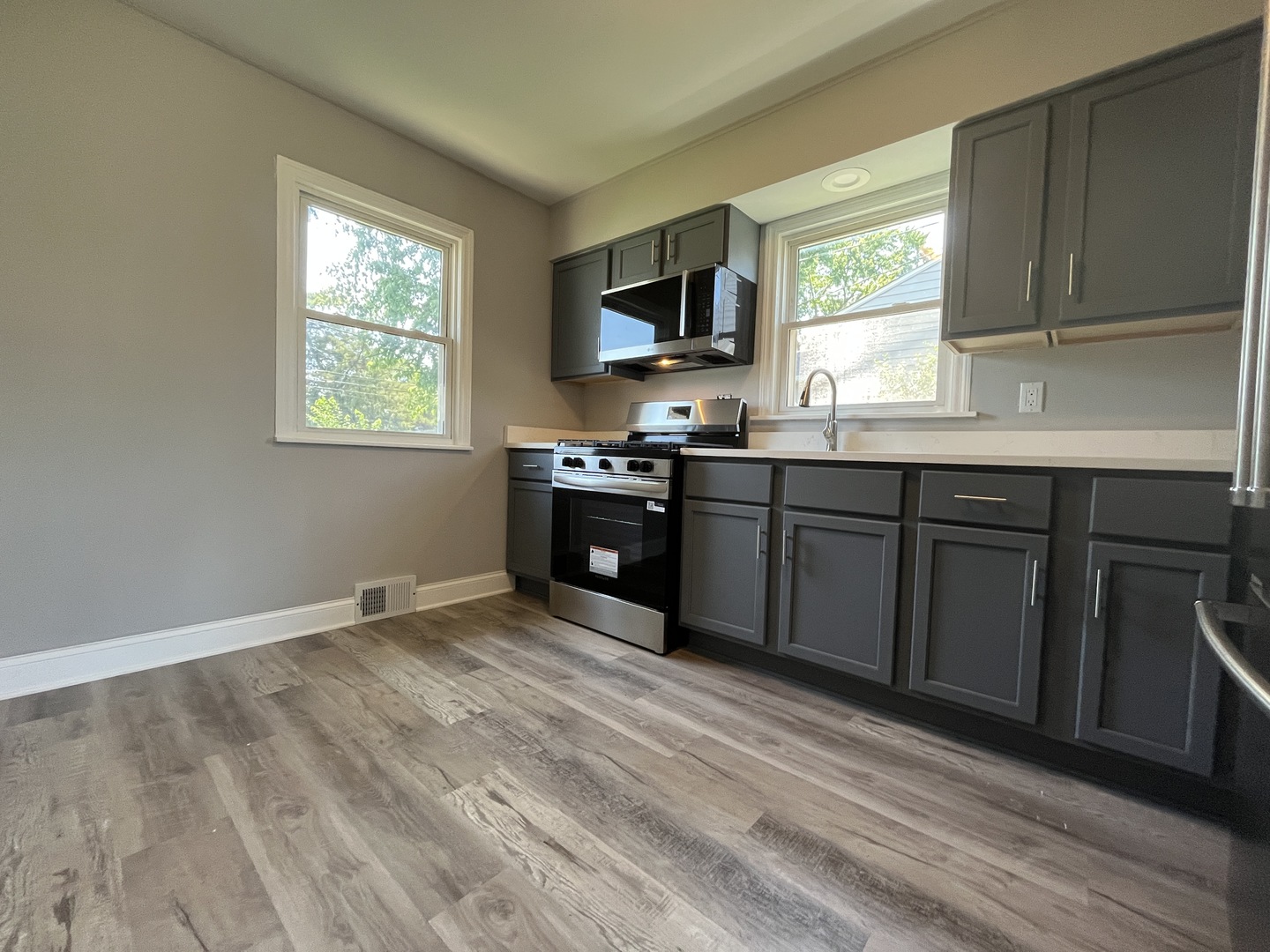 125 Riverside Drive Montgomery, IL 60538 - Photo 4 of 18
