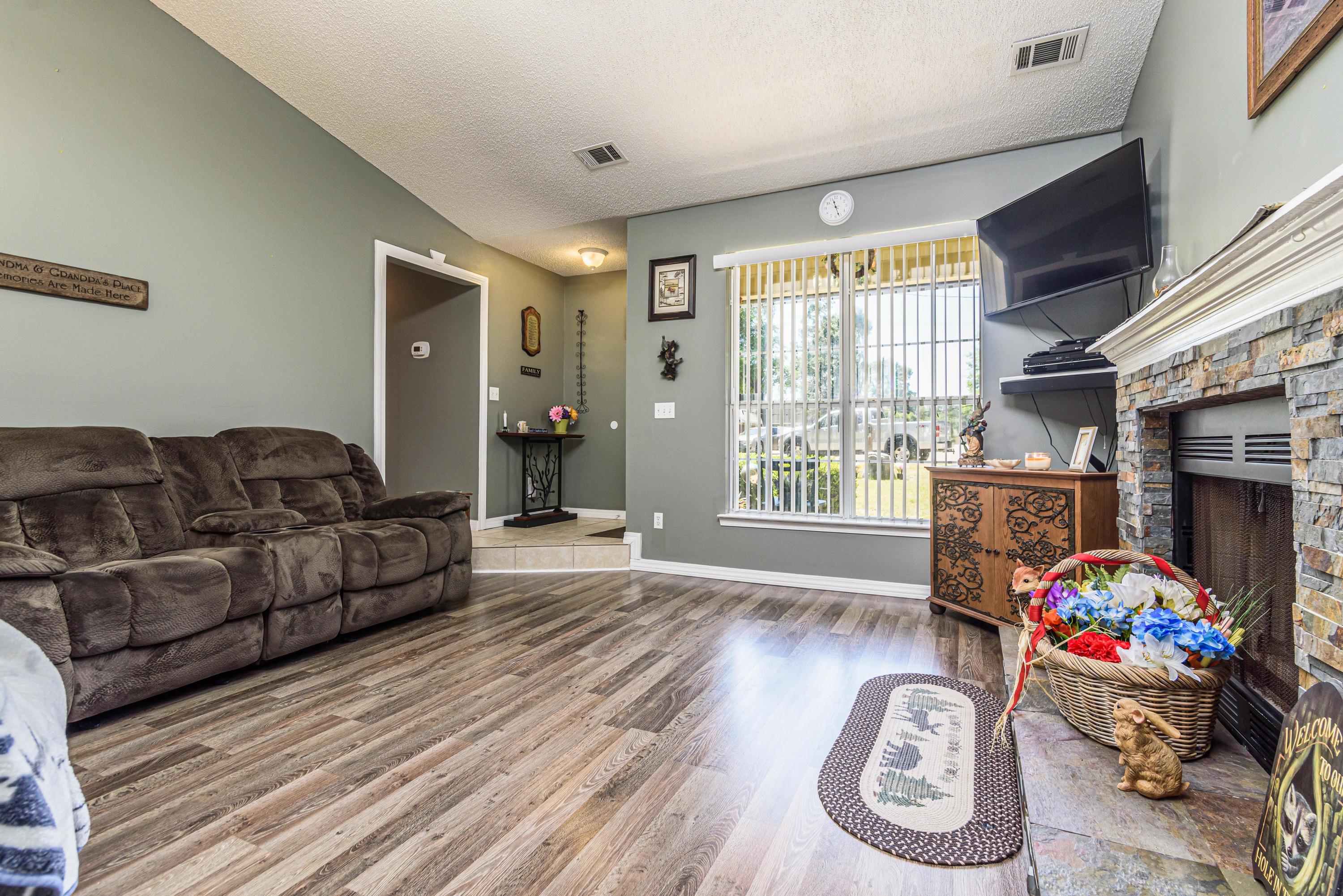 46 Abbey Road Crestview, FL 32539 - Photo 6 of 44 Gallery Image 6