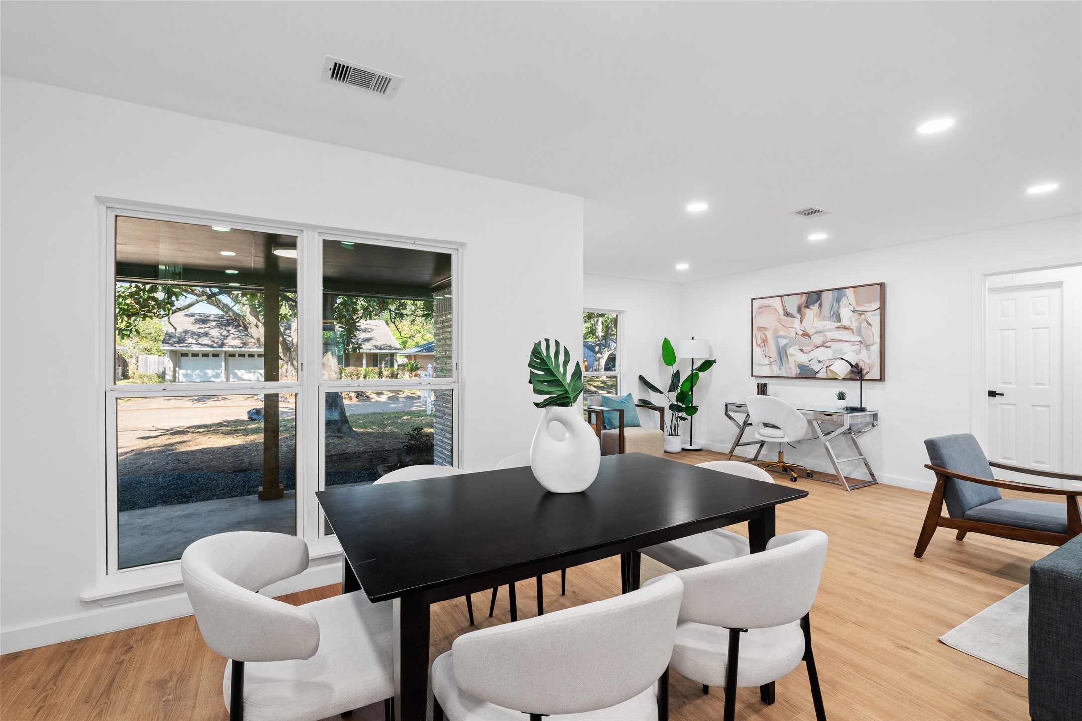 4427 Sanford Road Houston, TX 77035 - Photo 14 of 28 a dining room with furniture and window
