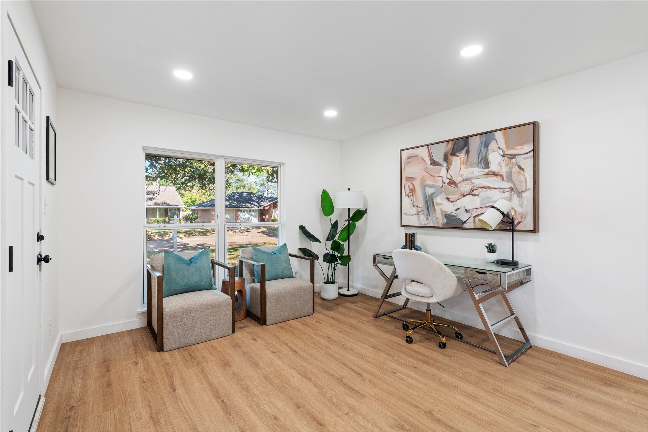 4427 Sanford Road Houston, TX 77035 - Photo 16 of 28 a living room with furniture and a window