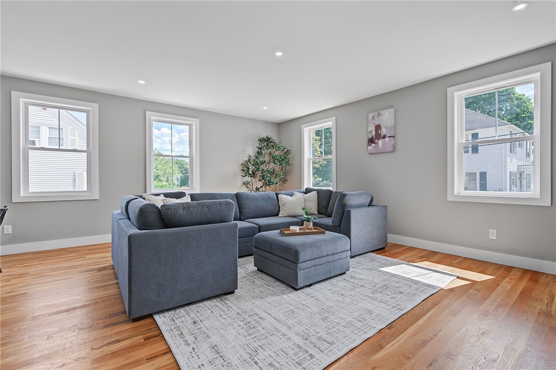 4 Rounds Avenue East Providence, RI 02915 - Photo 10 of 32 Gallery Image 10