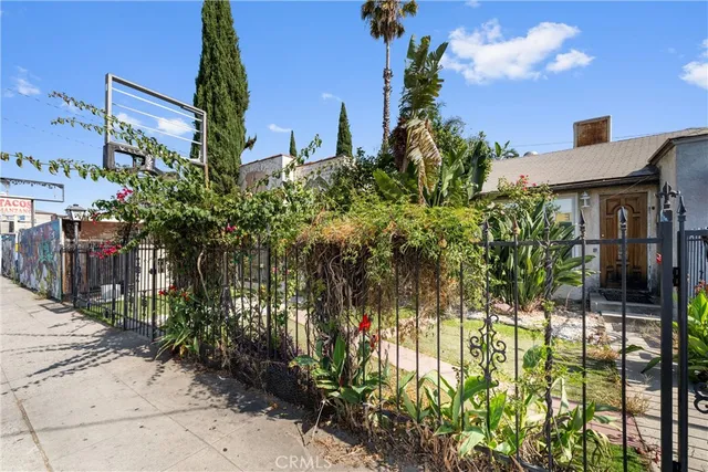 $1,199,000 | 11170 Burbank Boulevard, North Hollywood, CA 91601