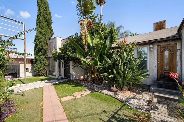 $1,199,000 | 11170 Burbank Boulevard, North Hollywood, CA 91601