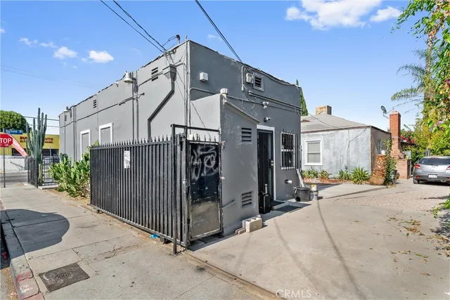 $1,199,000 | 11170 Burbank Boulevard, North Hollywood, CA 91601