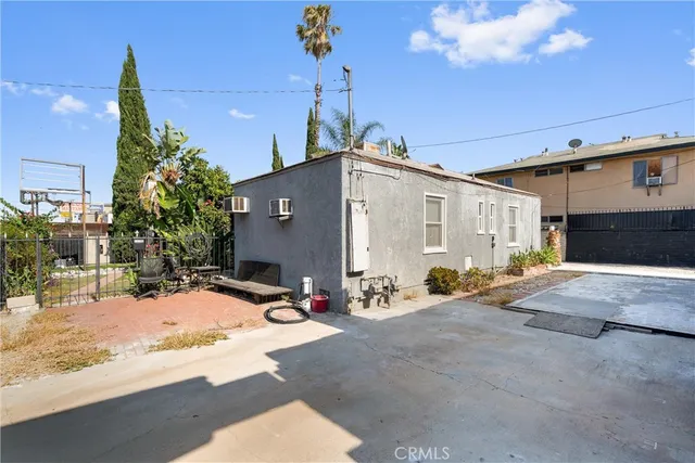 $1,199,000 | 11170 Burbank Boulevard, North Hollywood, CA 91601