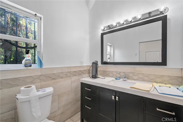 $1,199,000 | 11170 Burbank Boulevard, North Hollywood, CA 91601