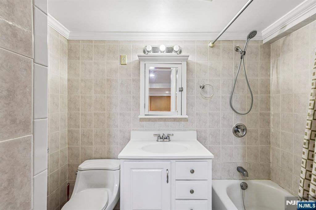 35 Knickerbocker Road Closter, NJ 07624 - Photo 16 of 34