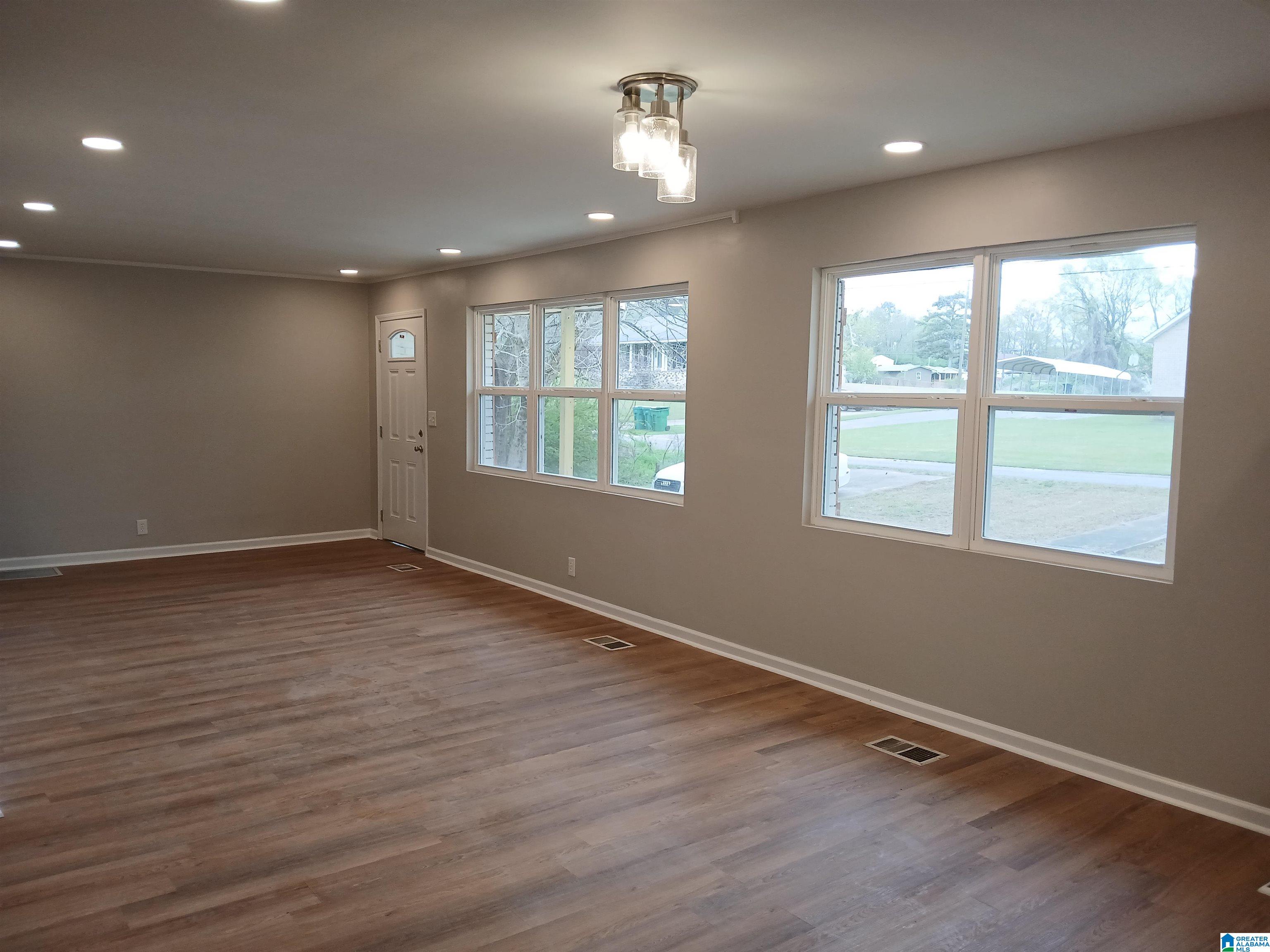 112 9th Street Pleasant Grove, AL 35127 - Photo 3 of 13