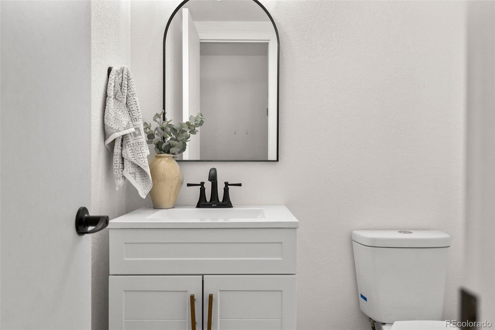 7045 Routt Street Arvada, CO 80004 - Photo 3 of 31 Gallery Image 3