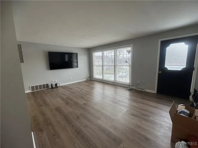 $1,800 | 95 Carriage Drive, Unit 7, Orchard Park, NY 14127