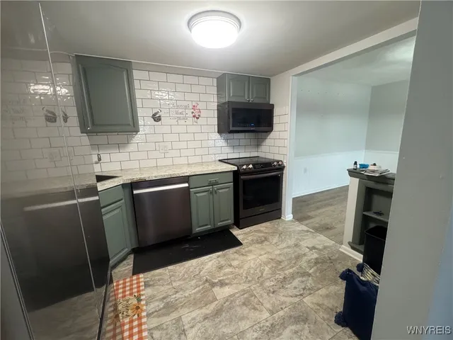 $1,800 | 95 Carriage Drive, Unit 7, Orchard Park, NY 14127