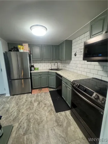 $1,800 | 95 Carriage Drive, Unit 7, Orchard Park, NY 14127