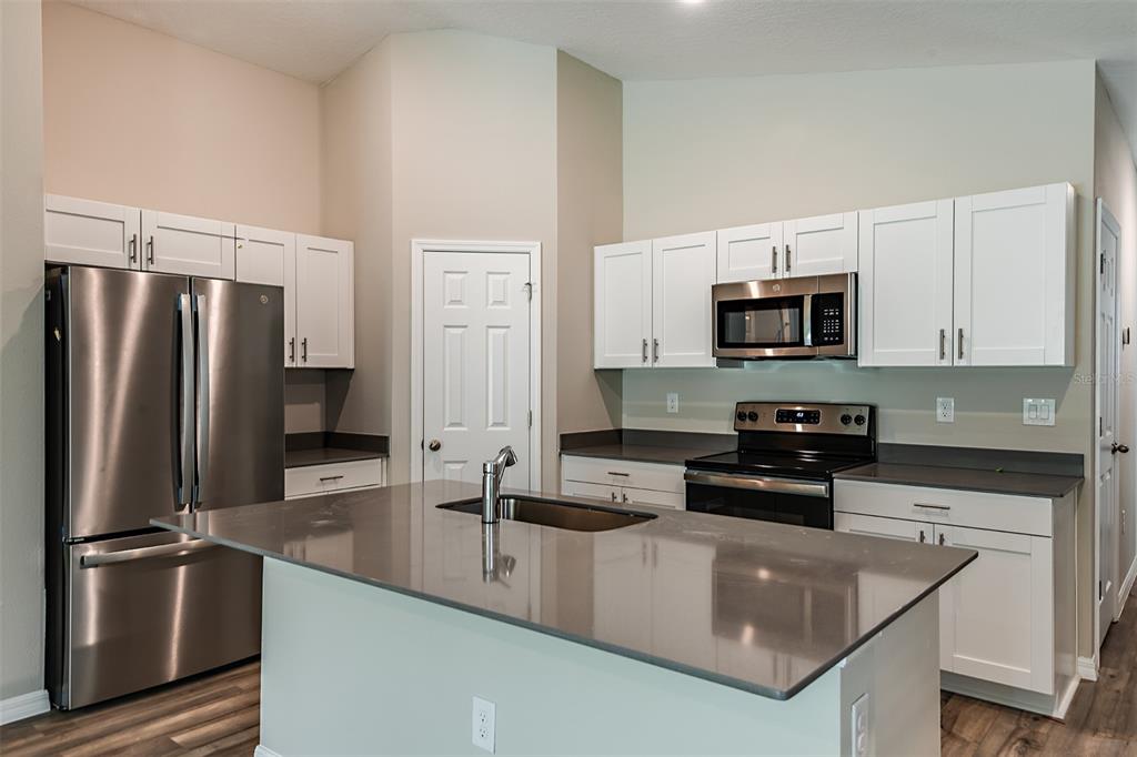 15249 Maude Lndg Loop Wimauma, FL 33598 - Photo 2 of 18