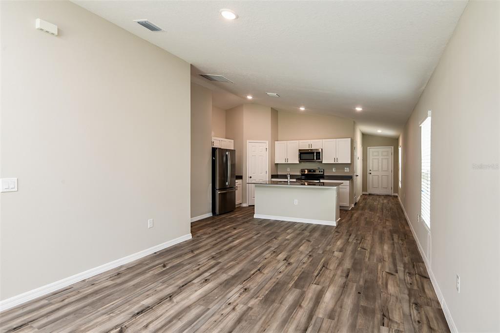 15249 Maude Lndg Loop Wimauma, FL 33598 - Photo 5 of 18