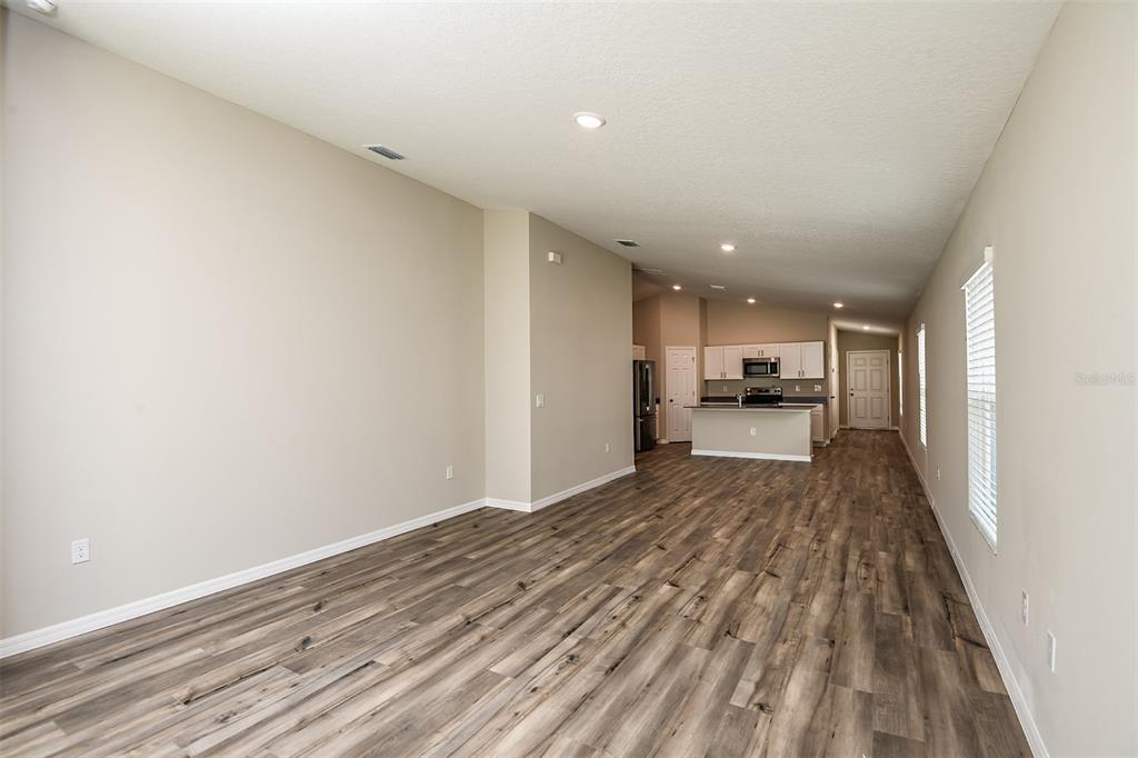 15249 Maude Lndg Loop Wimauma, FL 33598 - Photo 6 of 18