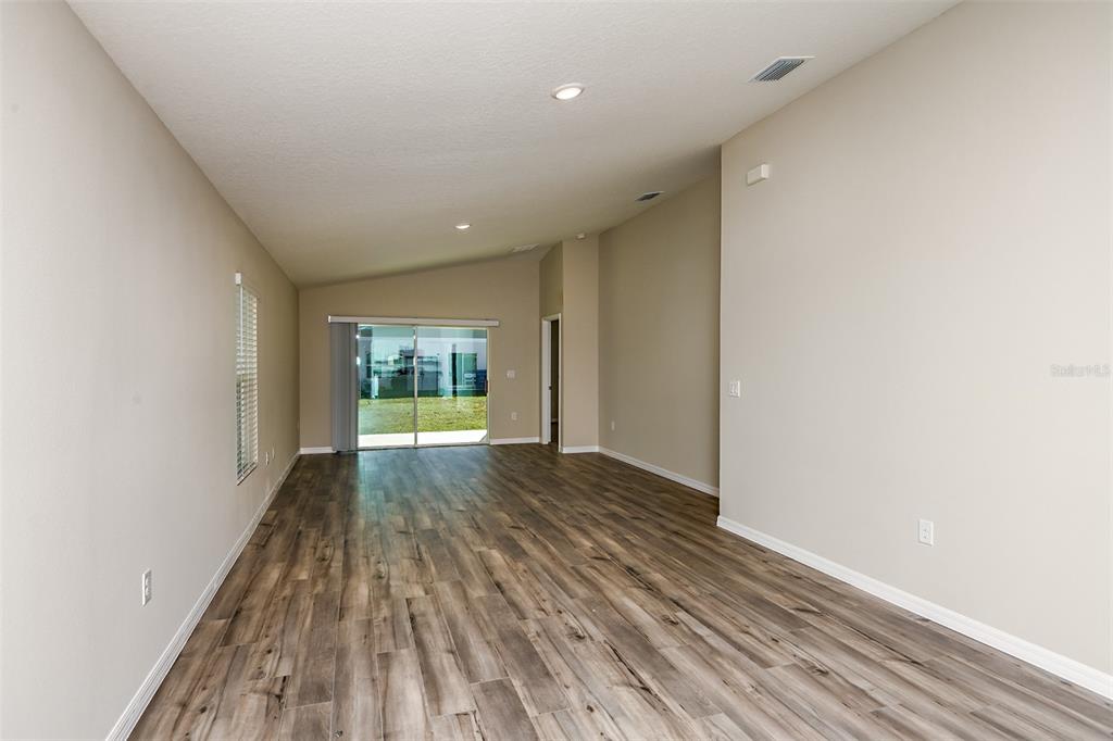 15249 Maude Lndg Loop Wimauma, FL 33598 - Photo 7 of 18