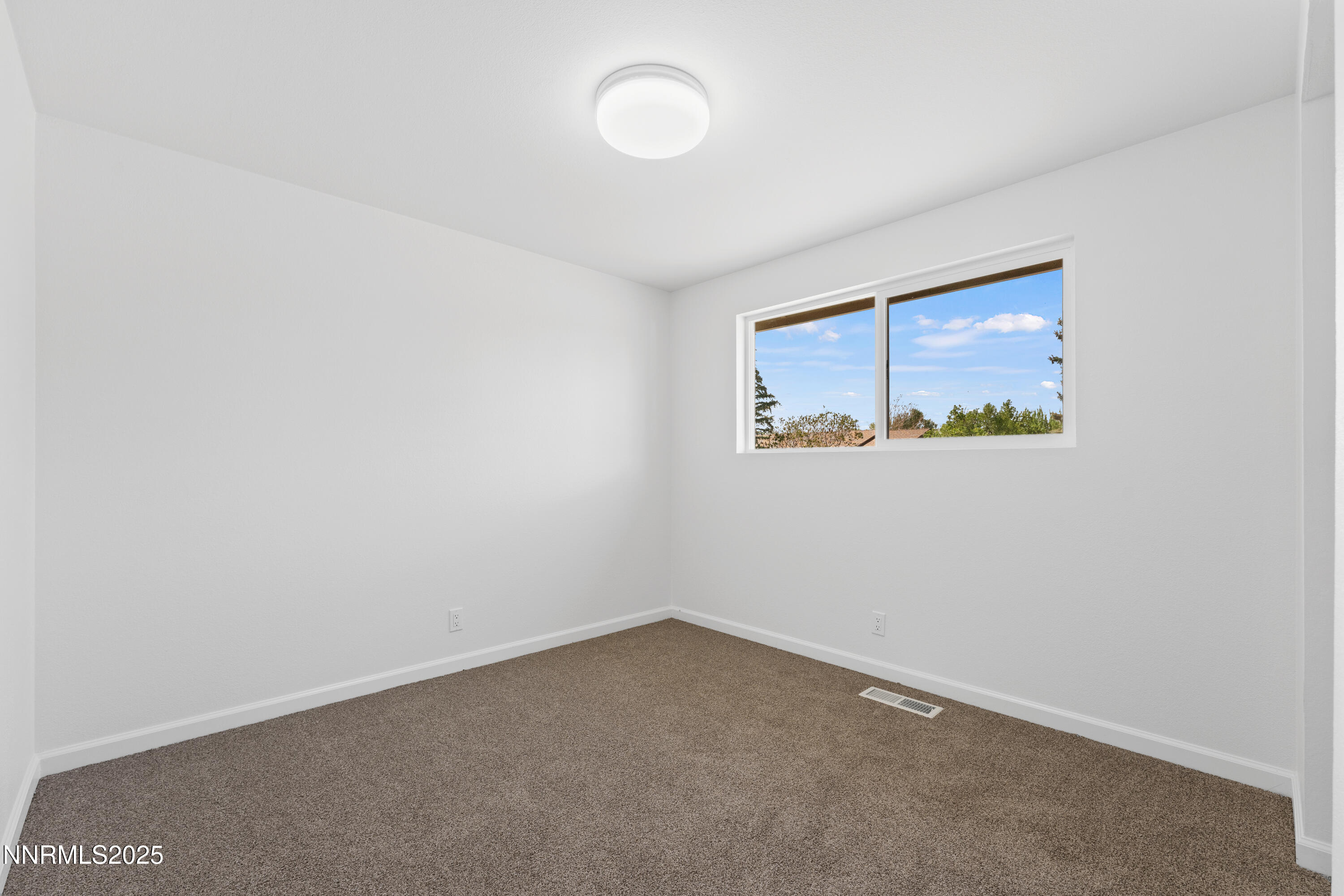9240 Fremont Way Reno, NV 89506 - Photo 18 of 39 19-9240 Fremont Way Reno NV 89506-22