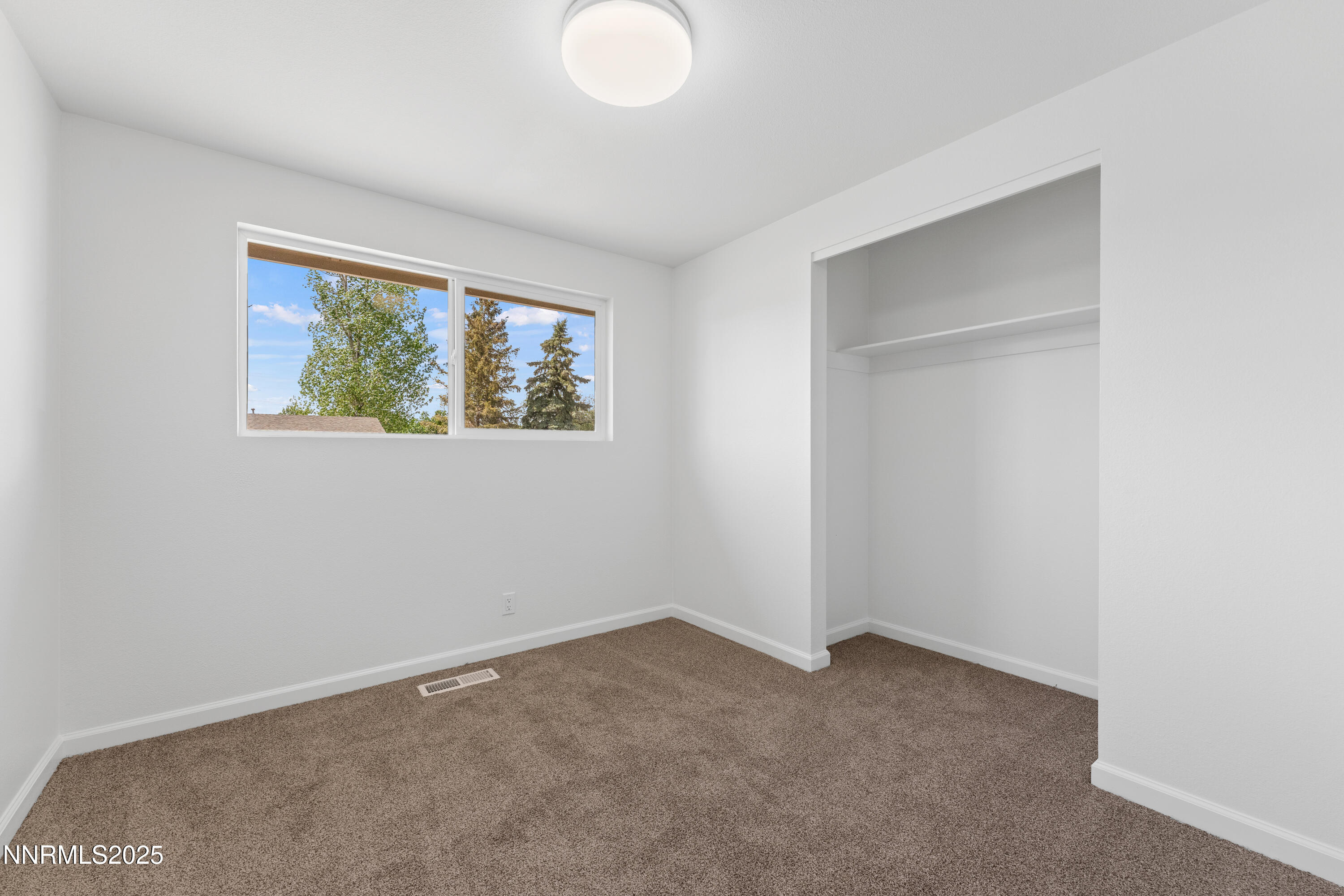 9240 Fremont Way Reno, NV 89506 - Photo 20 of 39 21-9240 Fremont Way Reno NV 89506-25