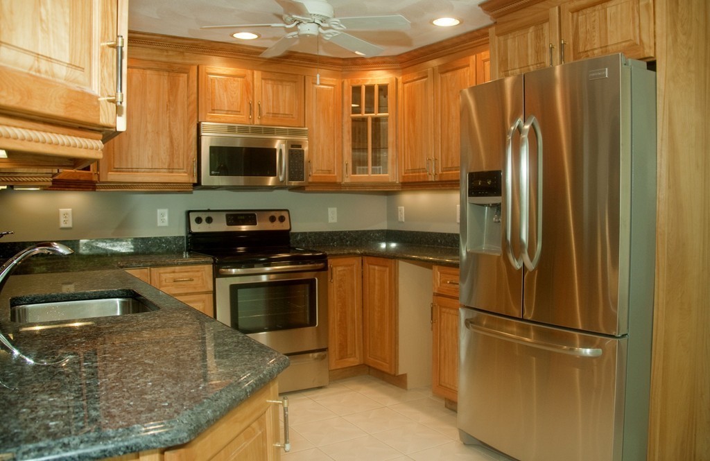 2 Edwards Road Wilmington, MA 01887 - Photo 4 of 19 Gallery Image 4