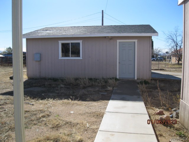 3454 Mayer Road Golden Valley, AZ 86413 - Photo 7 of 36 a front view of a house