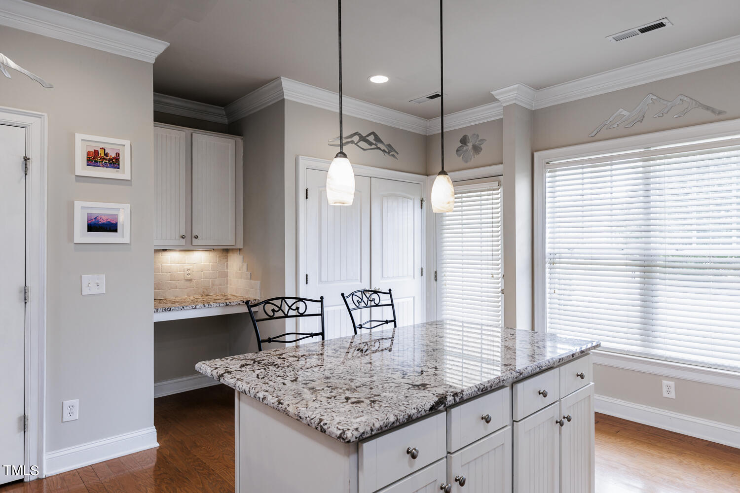 7833 ACC Boulevard Raleigh, NC 27617 - Photo 13 of 38 Interiors