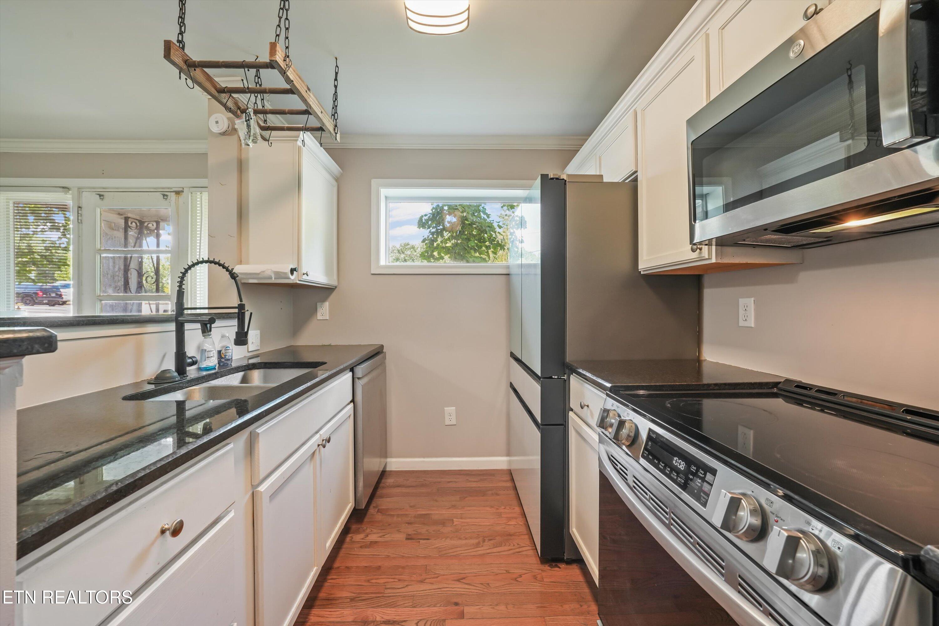 155 Kentucky Avenue Oak Ridge, TN 37830 - Photo 10 of 37 12-155 Kentucky Ave 18
