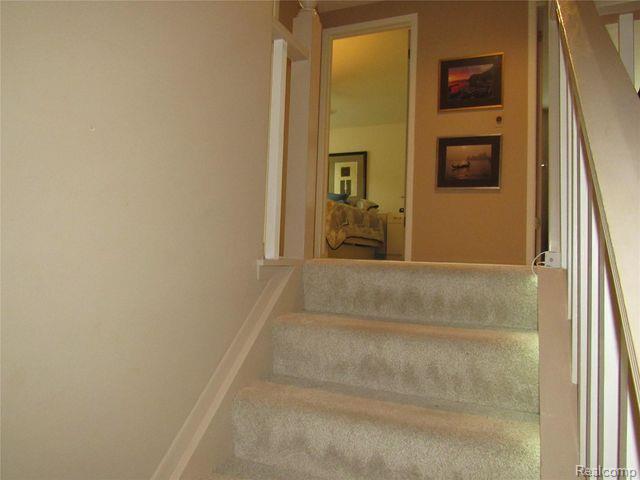 3056 Rolling Green Circle South Rochester Hills, MI 48309 - Photo 12 of 28