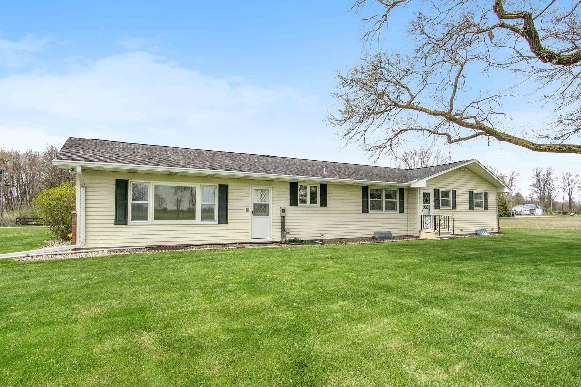 60264 Grass Road Mishawaka, IN 46544 - Photo 2 of 35